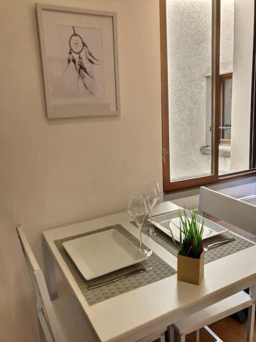 Studio Vue Sur La Roche, Au Calme Moustiers #1 Appartement Buitenkant foto